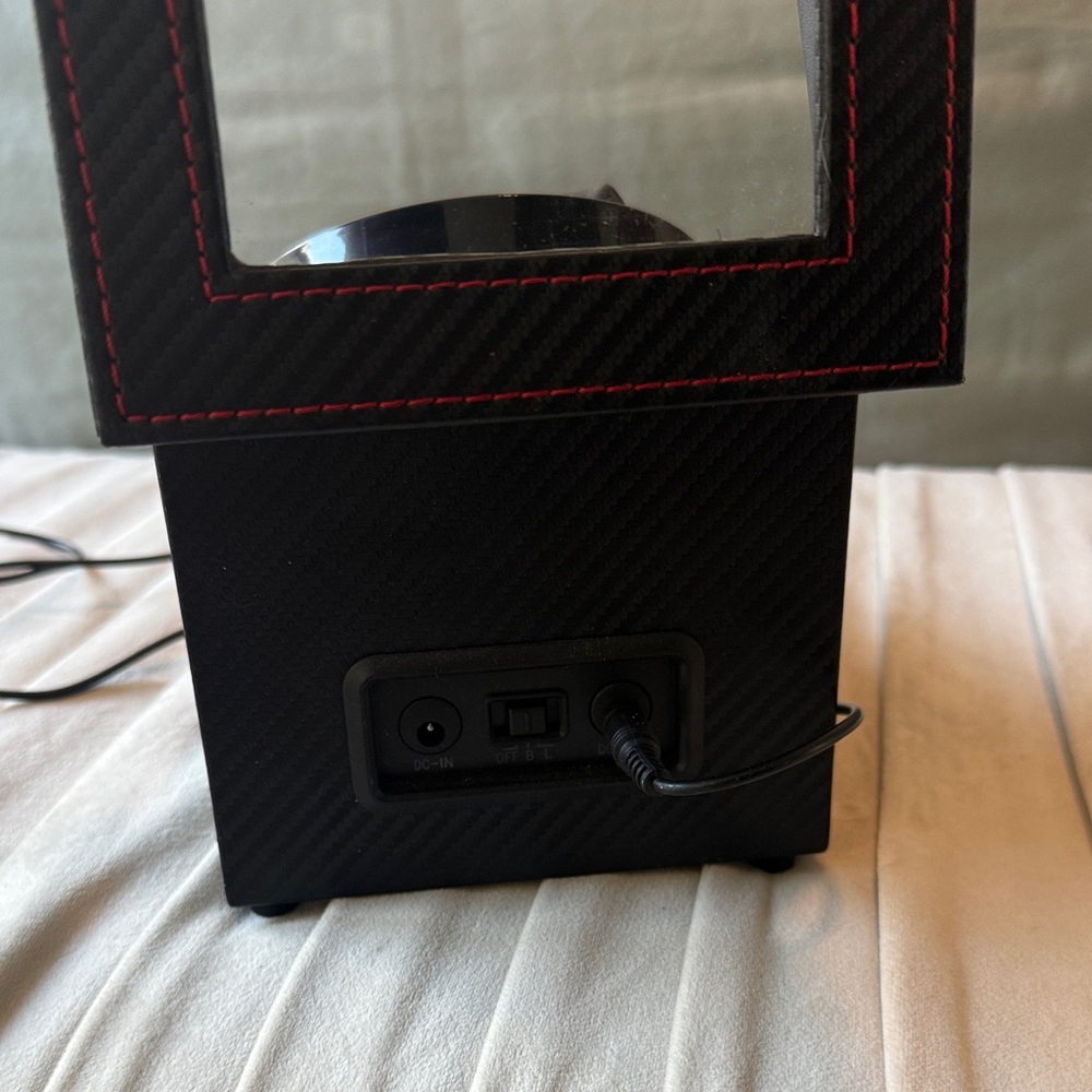Black Watch Winder with Red Stitching - Picture 3 of 5